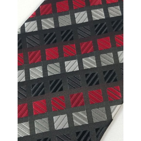 Croft & Barrow Men's Neck tie Silk red black gray squares Handmade 60" by 3.5" - Picture 2 of 6